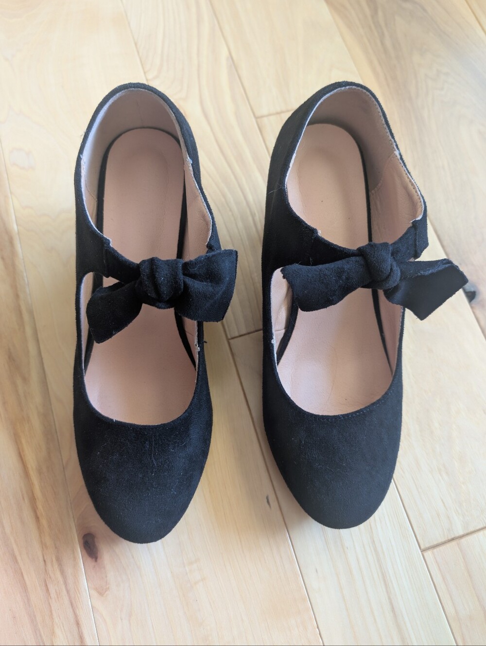 Women's/Juniors Black Microfiber Dressy Mary Jane w Bow 2.5" Heel Nice Condition